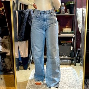 Levi’s high rise straight jean